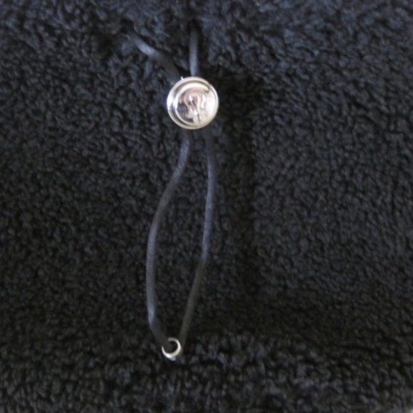 Lulu Lemon Crossbody Fleece Bucket Bag 2.5L - Picture 6 of 14